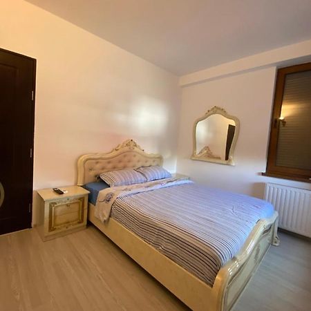 Apartament 3 Camere Bacău Esterno foto