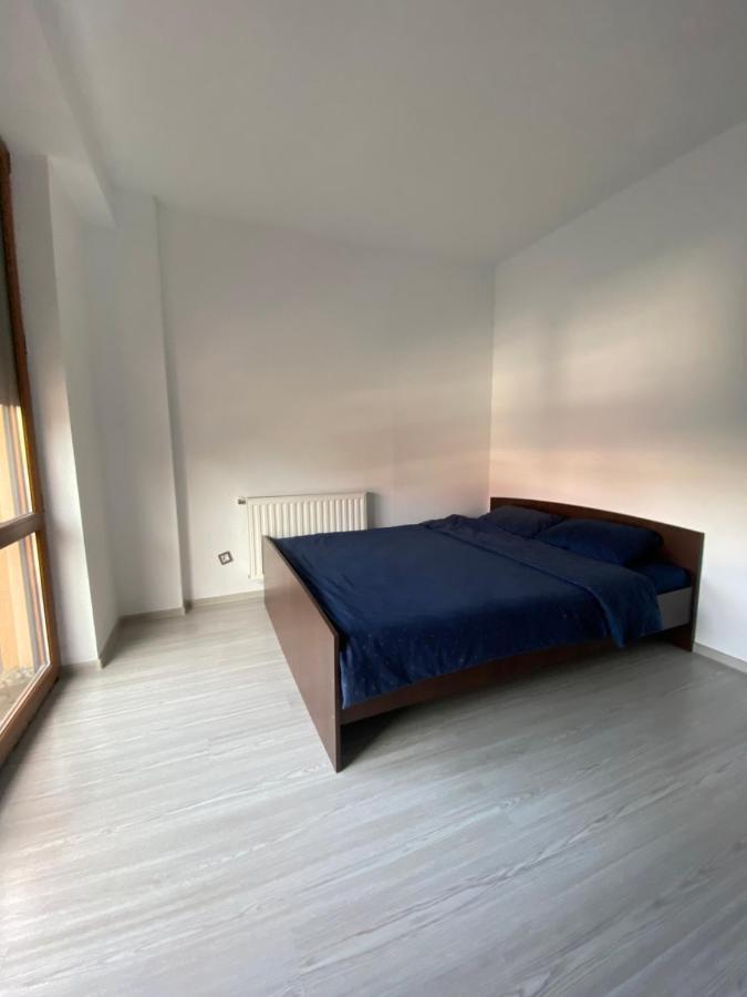 Apartament 3 Camere Bacău Esterno foto